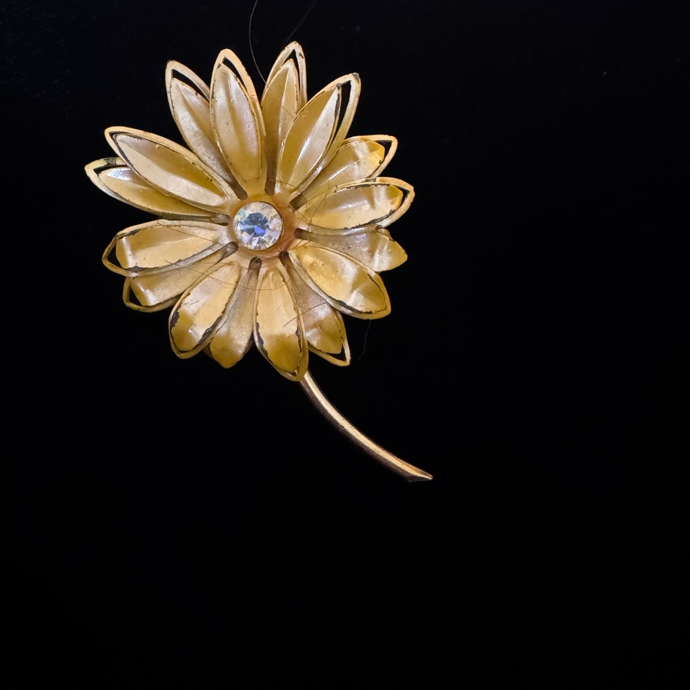 Vintage Gold -Tone Flower Brooch